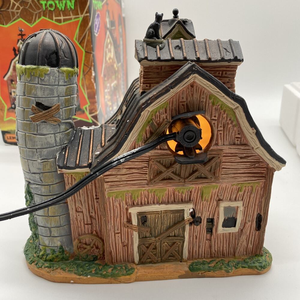 2015 Lemax Halloween Village Spooky Town Dilapidated Barn # 55916 - Picture 10 of 16